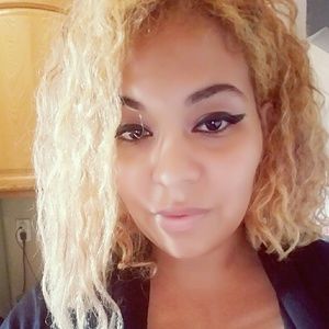 Meet your Posher, Gabriela